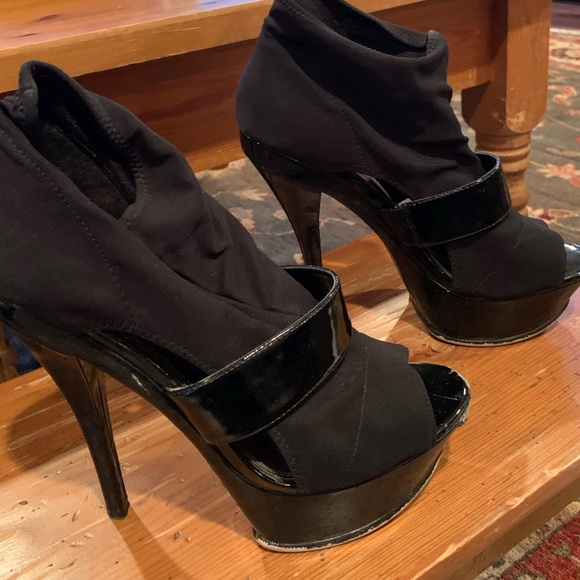 Peep toe booties - Picture 2 of 4